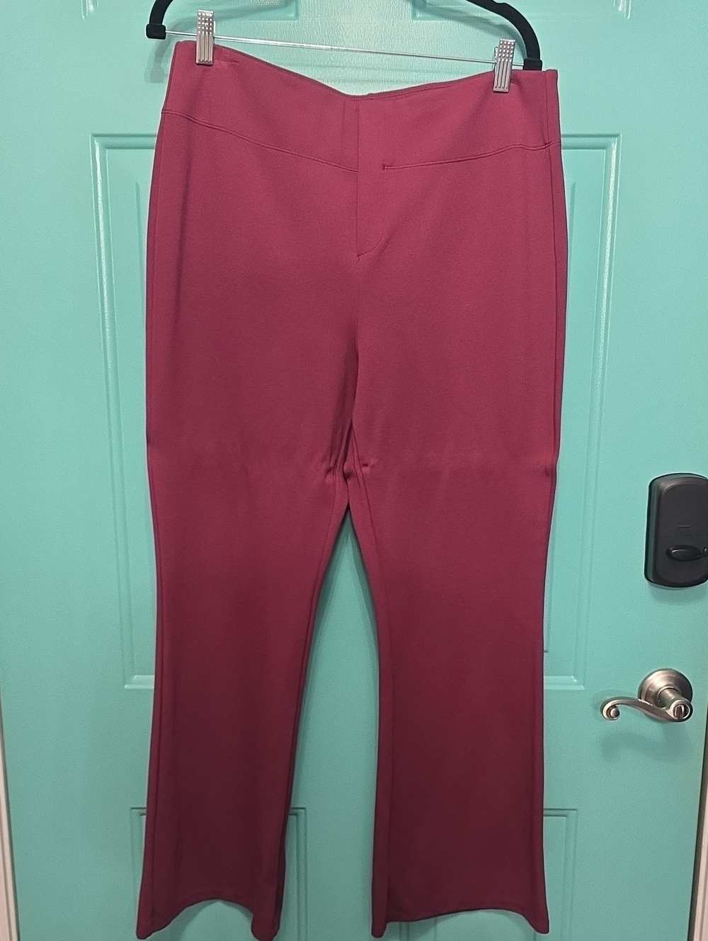 HALARA Pull-On Flare Pants Maroon